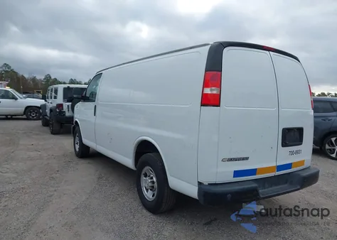 2019 Chevrolet Express 2500 Work Van из США, поврежденный, VIN 1GCWGAFP6K1258293